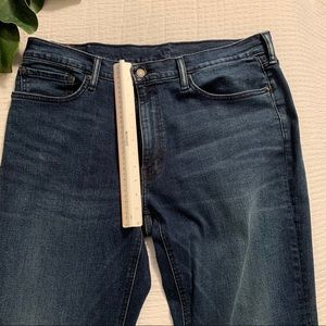 Men’s 541 Levi’s. Nearly New. W37” Inseam36”
